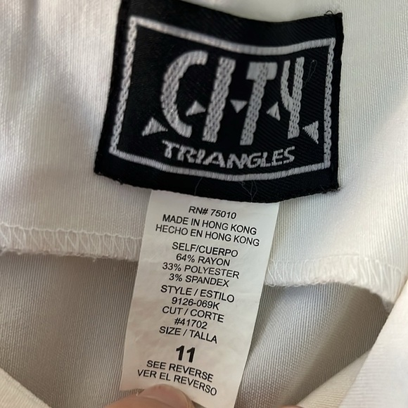 City Triangles sleeveless white dress with flower garden design. Size 11 - Picture 2 of 5